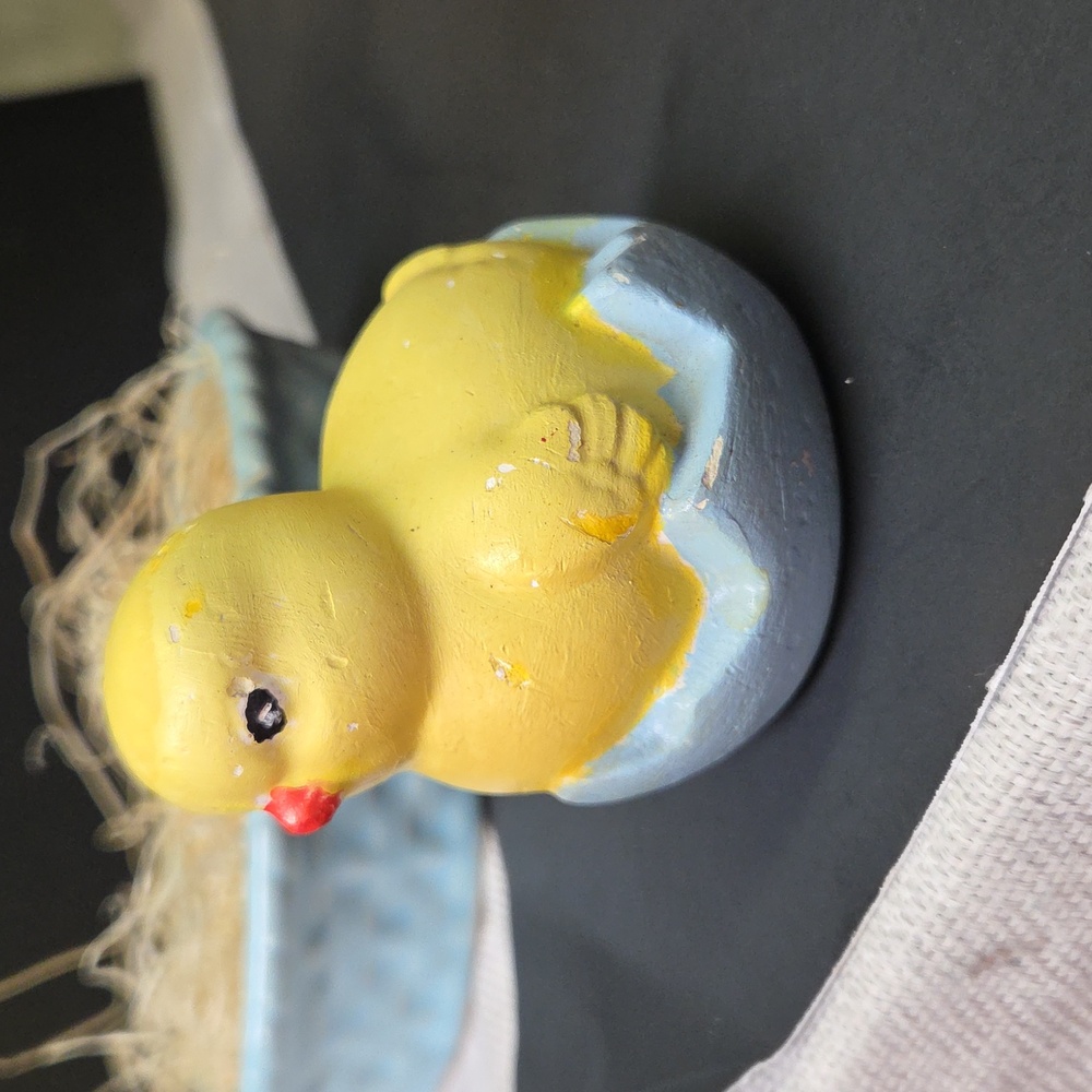 Chalk Chicken In A Nest Spring - Picture 2 of 8